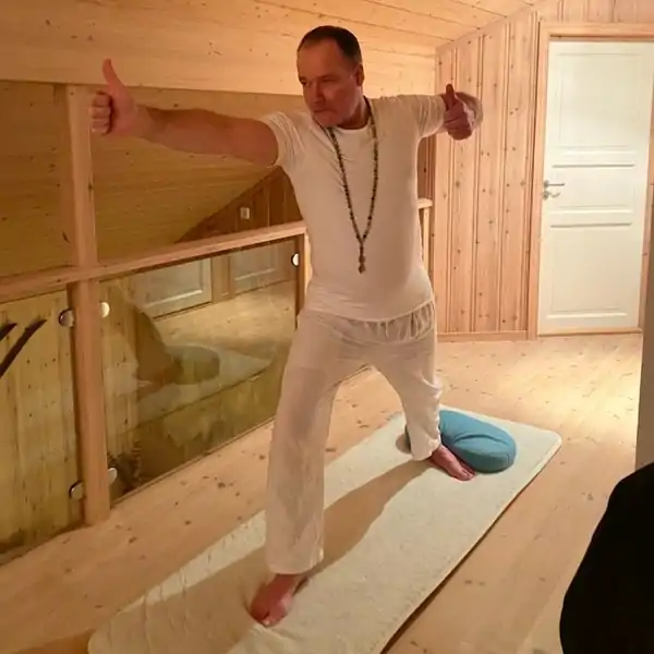 MÃ¥nadens yogi  Sven